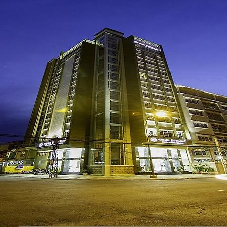 Rose Emerald Hotel Phnom Penh Esterno foto
