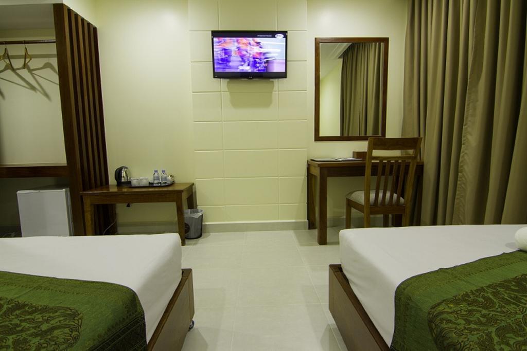 Rose Emerald Hotel Phnom Penh Esterno foto