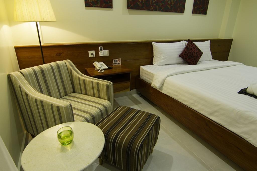 Rose Emerald Hotel Phnom Penh Esterno foto