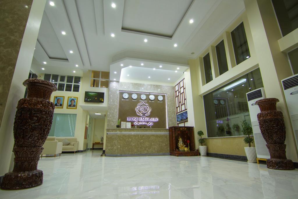Rose Emerald Hotel Phnom Penh Esterno foto