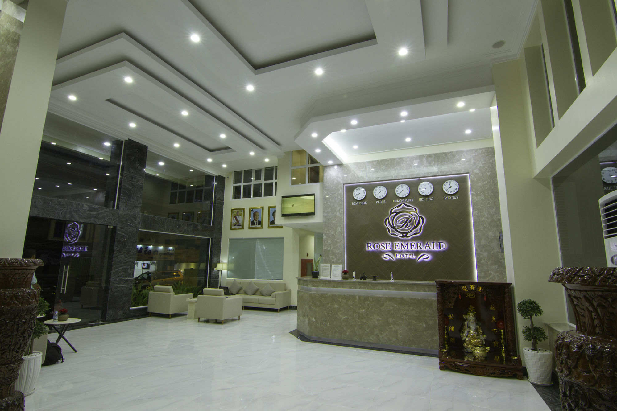 Rose Emerald Hotel Phnom Penh Esterno foto