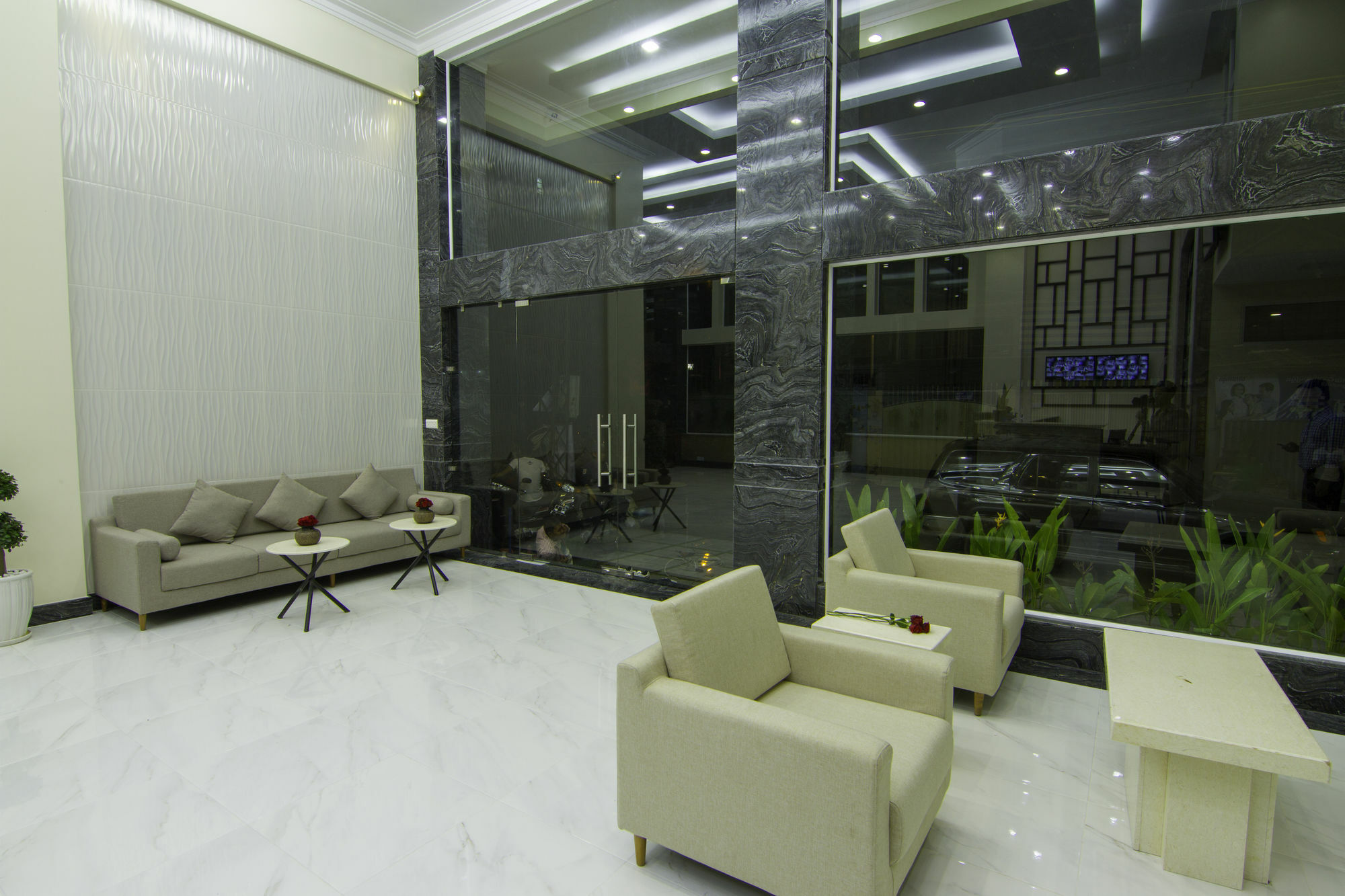 Rose Emerald Hotel Phnom Penh Esterno foto