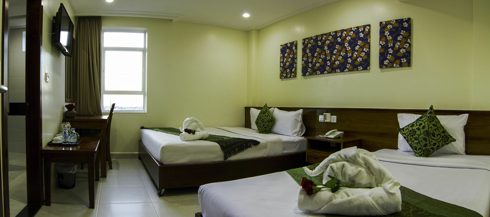 Rose Emerald Hotel Phnom Penh Esterno foto