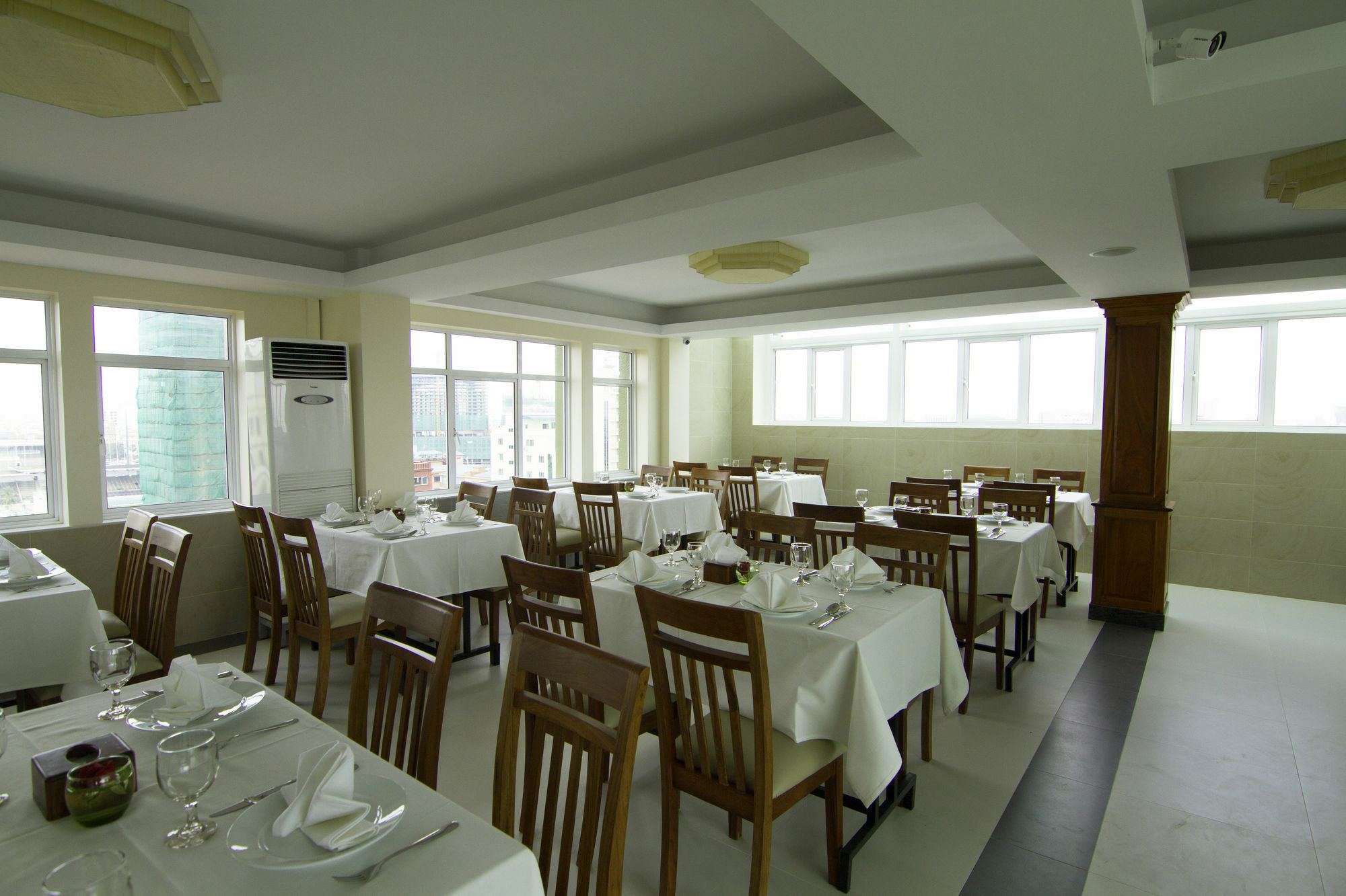 Rose Emerald Hotel Phnom Penh Esterno foto