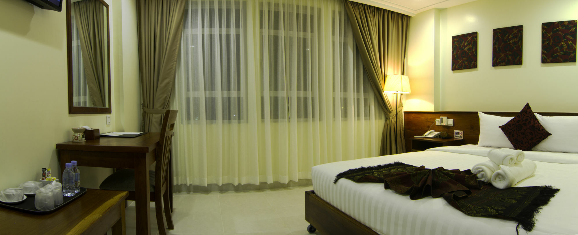 Rose Emerald Hotel Phnom Penh Esterno foto