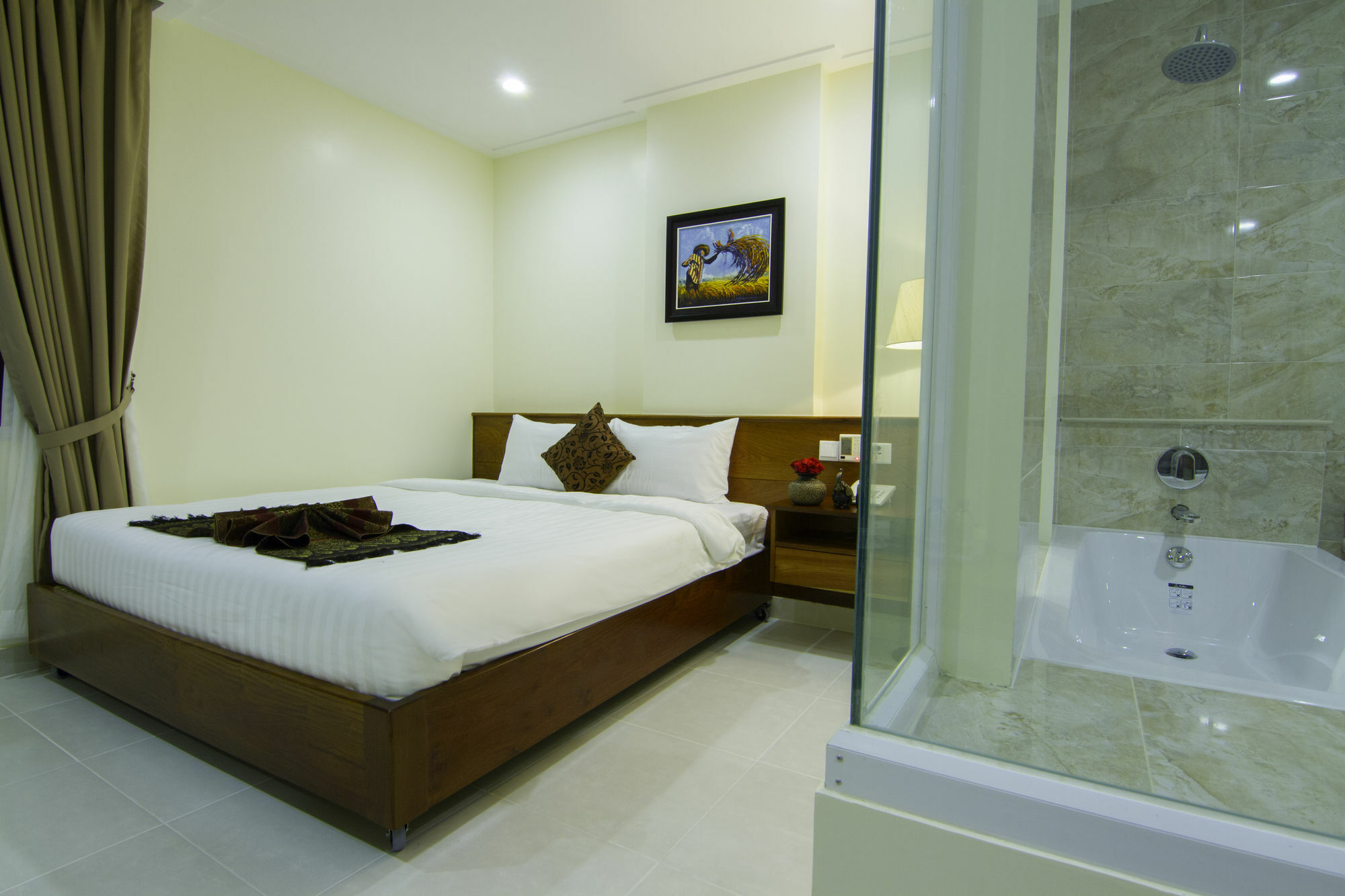 Rose Emerald Hotel Phnom Penh Esterno foto