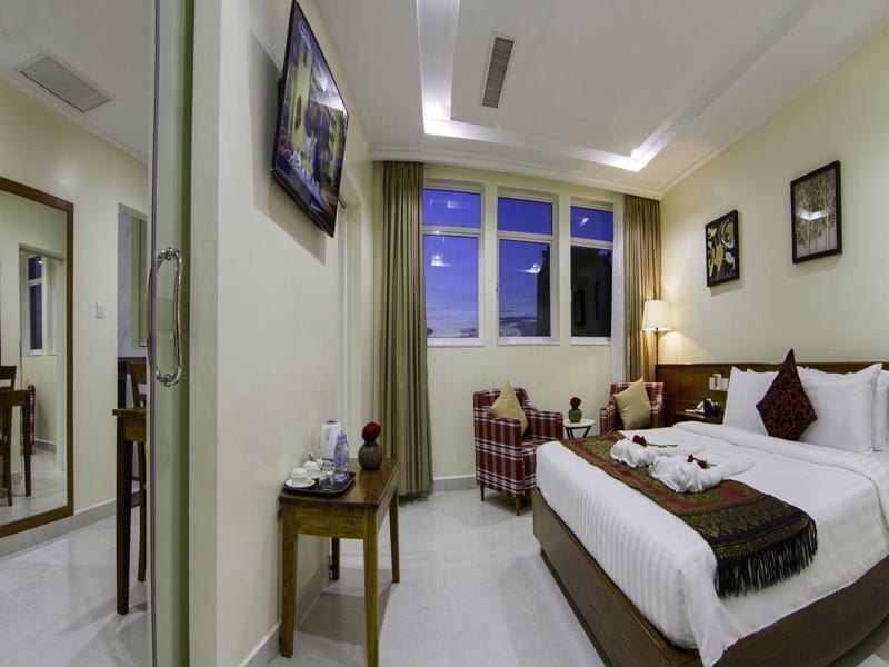 Rose Emerald Hotel Phnom Penh Esterno foto