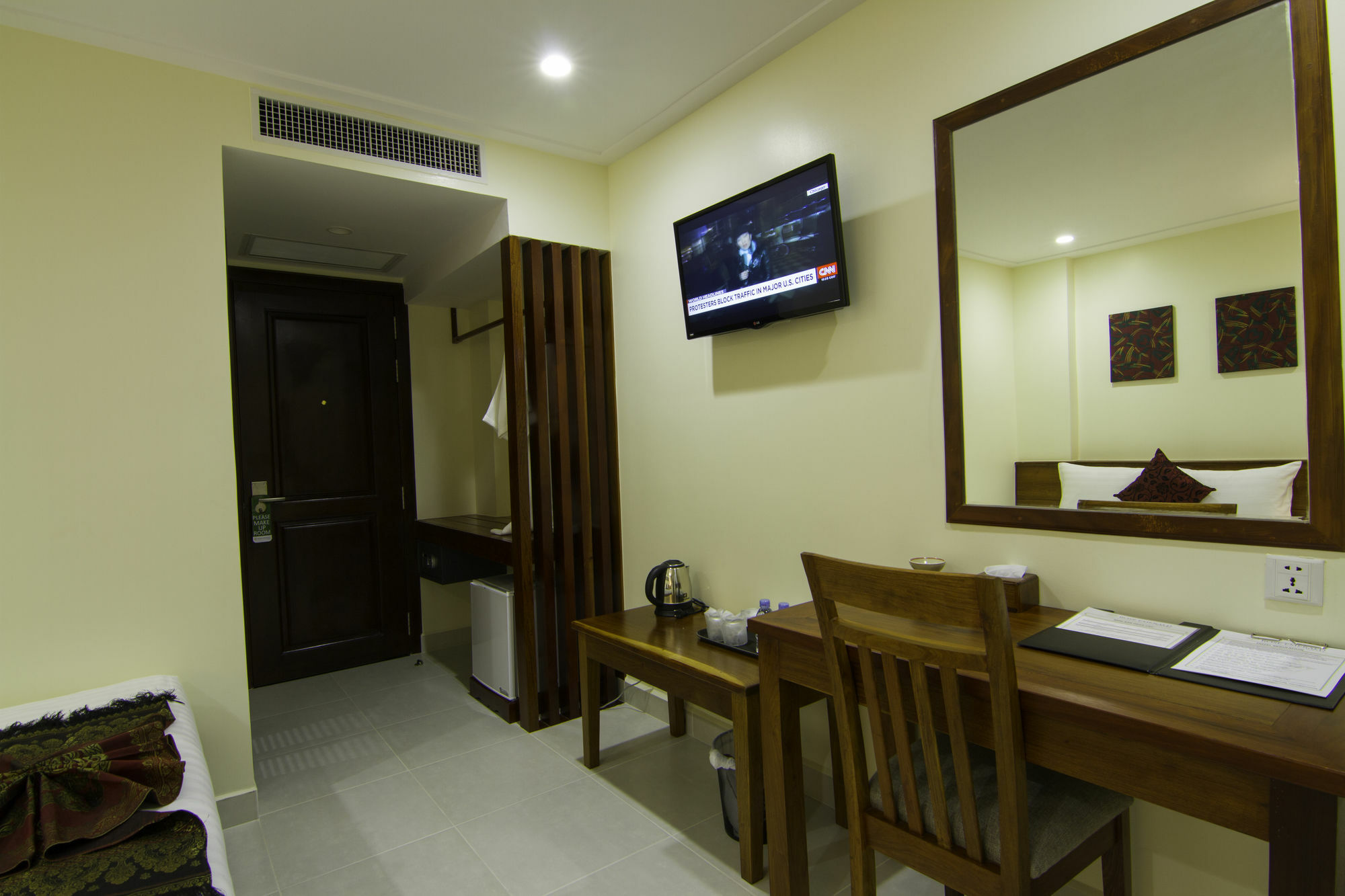 Rose Emerald Hotel Phnom Penh Esterno foto