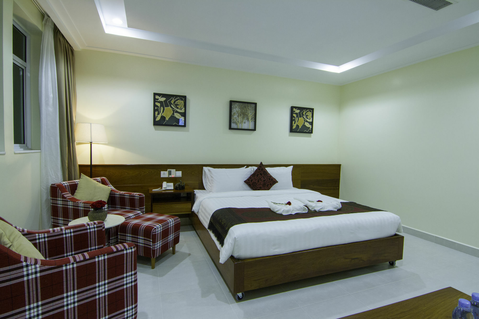 Rose Emerald Hotel Phnom Penh Esterno foto