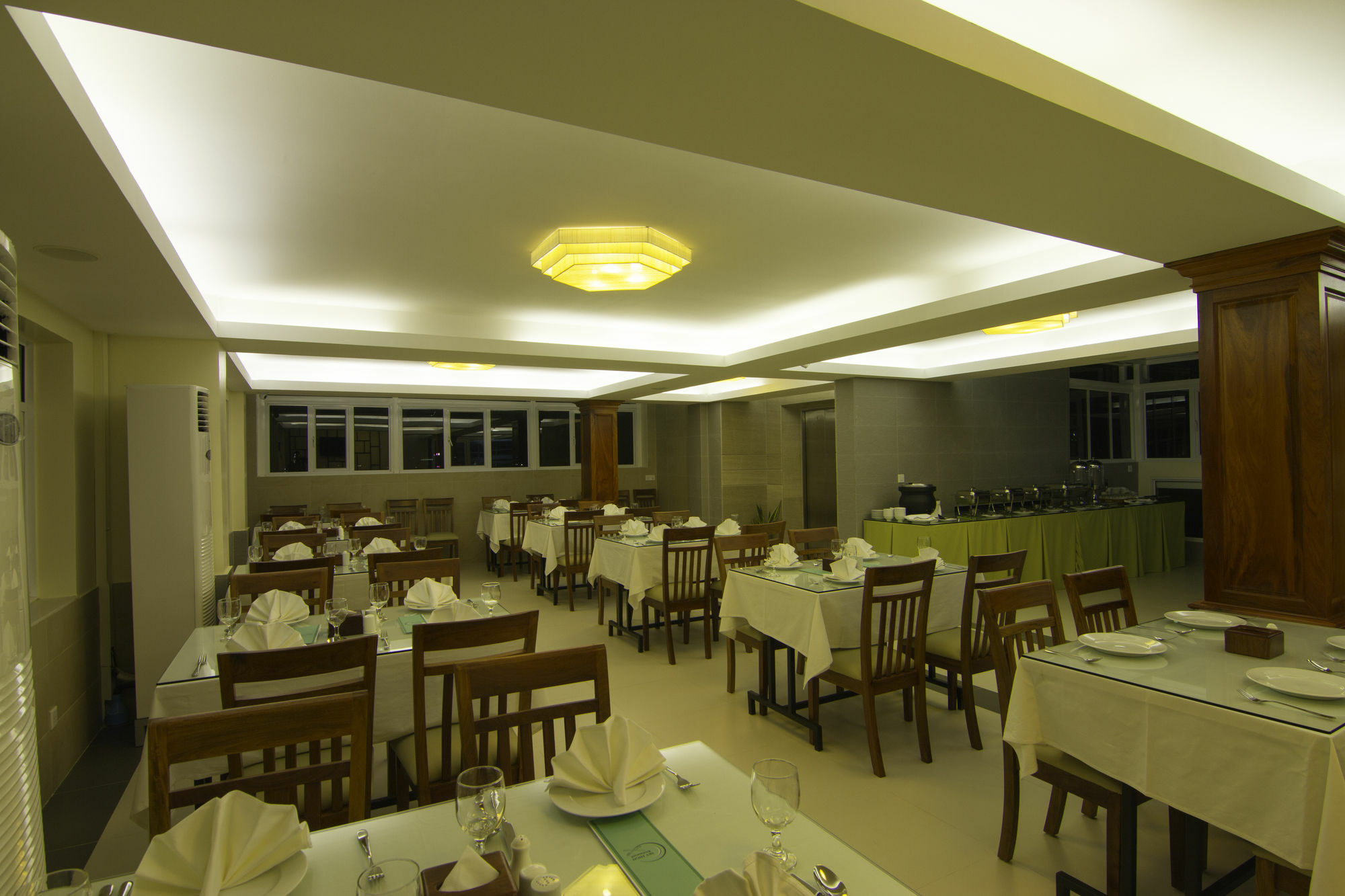 Rose Emerald Hotel Phnom Penh Esterno foto
