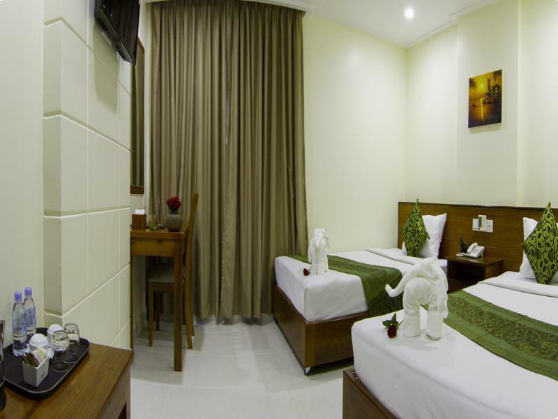 Rose Emerald Hotel Phnom Penh Esterno foto