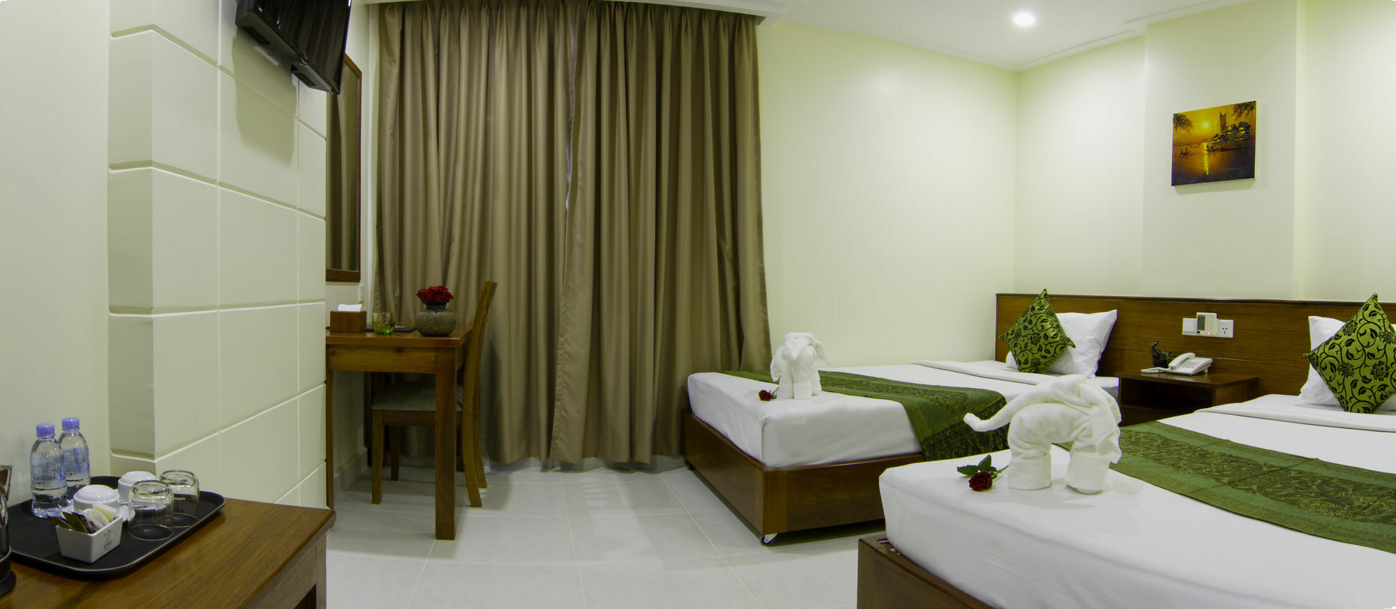 Rose Emerald Hotel Phnom Penh Esterno foto